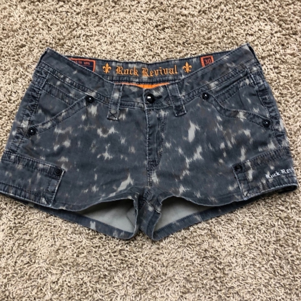 Lightly worn, non smoking house and in near new condition, $144 new! Size 30